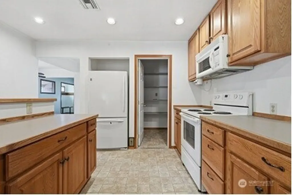 310 E 3rd Avenue Kennewick WA 99336