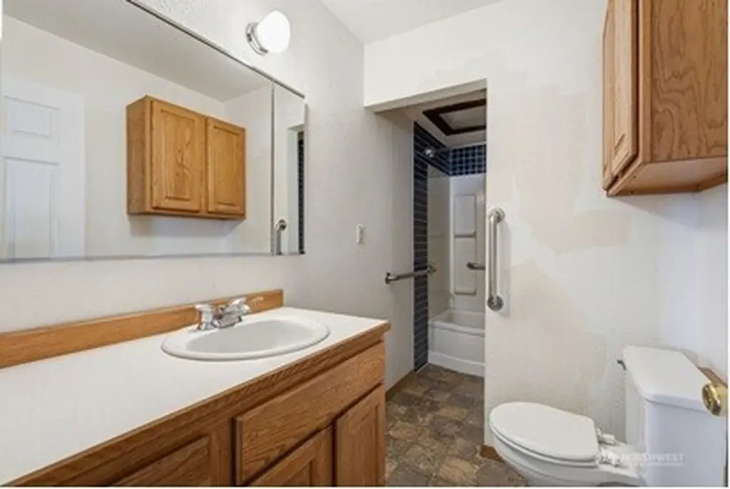 310 E 3rd Avenue Kennewick WA 99336