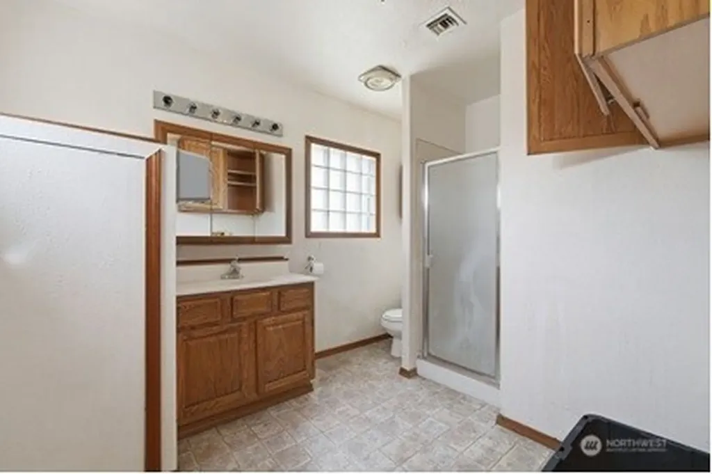 310 E 3rd Avenue Kennewick WA 99336