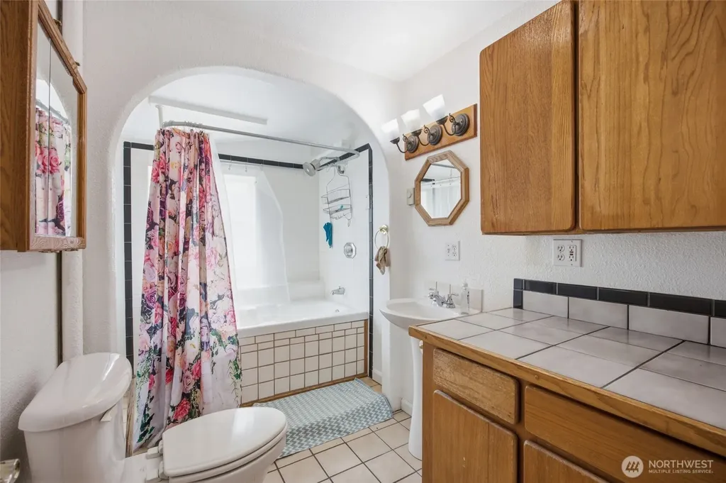 119 Washington Place Electric City WA 99123