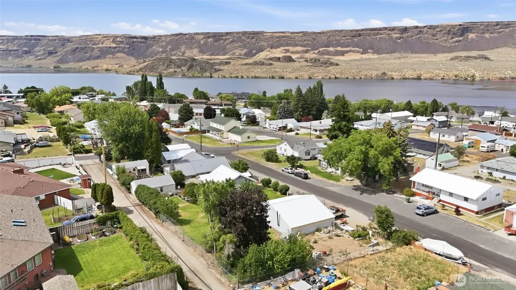 119 Washington Place Electric City WA 99123