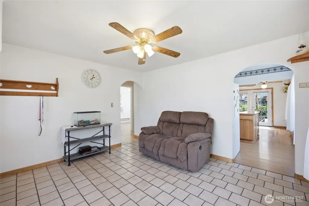 119 Washington Place Electric City WA 99123