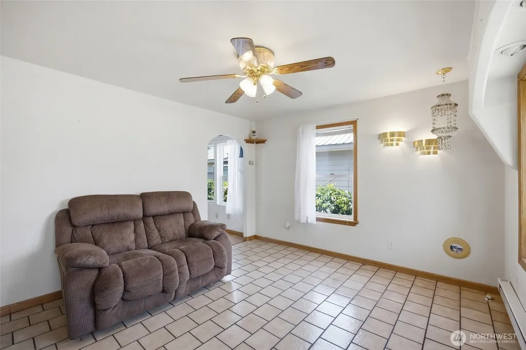 119 Washington Place Electric City WA 99123