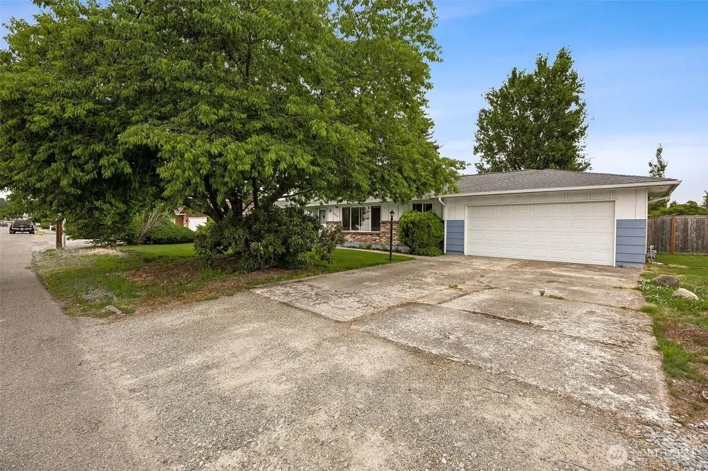 1005 17th Street NW Puyallup WA 98371