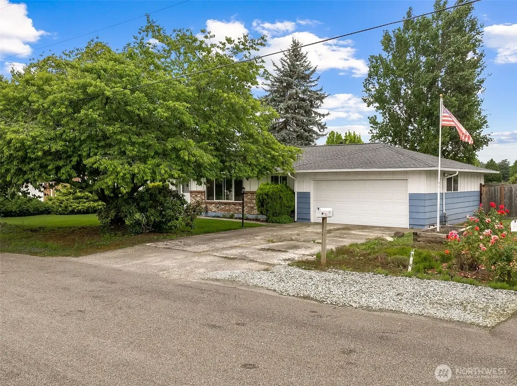 1005 17th Street NW Puyallup WA 98371