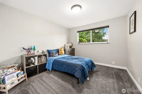 1005 17th Street NW Puyallup WA 98371