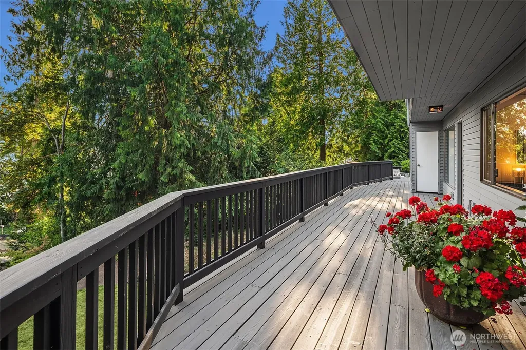 7118 NE 118th Street Kirkland WA 98034