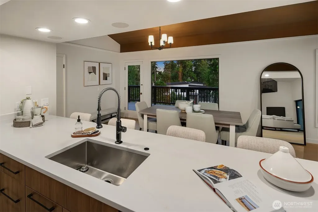 7118 NE 118th Street Kirkland WA 98034