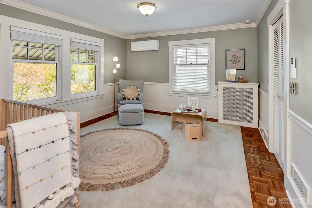 1518 4th Avenue N Seattle WA 98109