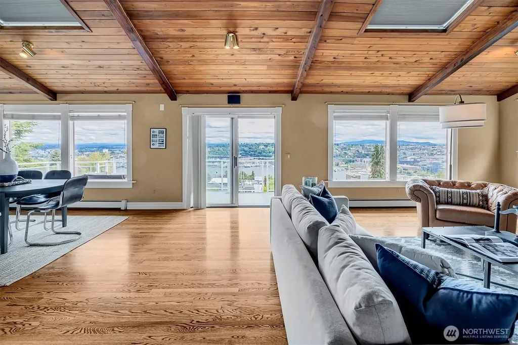 1518 4th Avenue N Seattle WA 98109