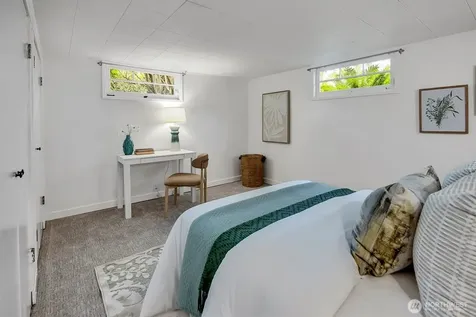 1518 4th Avenue N Seattle WA 98109