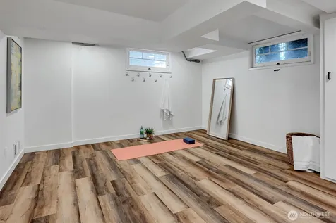 1518 4th Avenue N Seattle WA 98109
