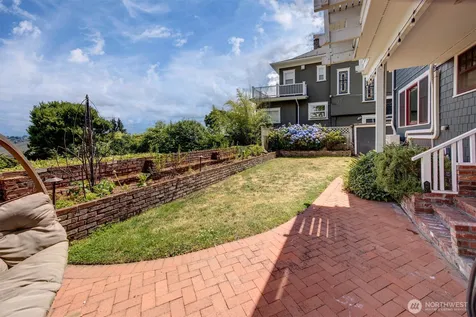1518 4th Avenue N Seattle WA 98109