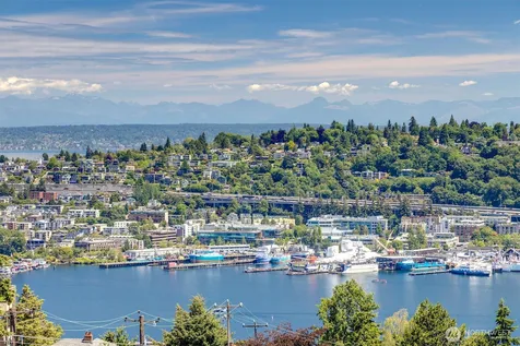1518 4th Avenue N Seattle WA 98109