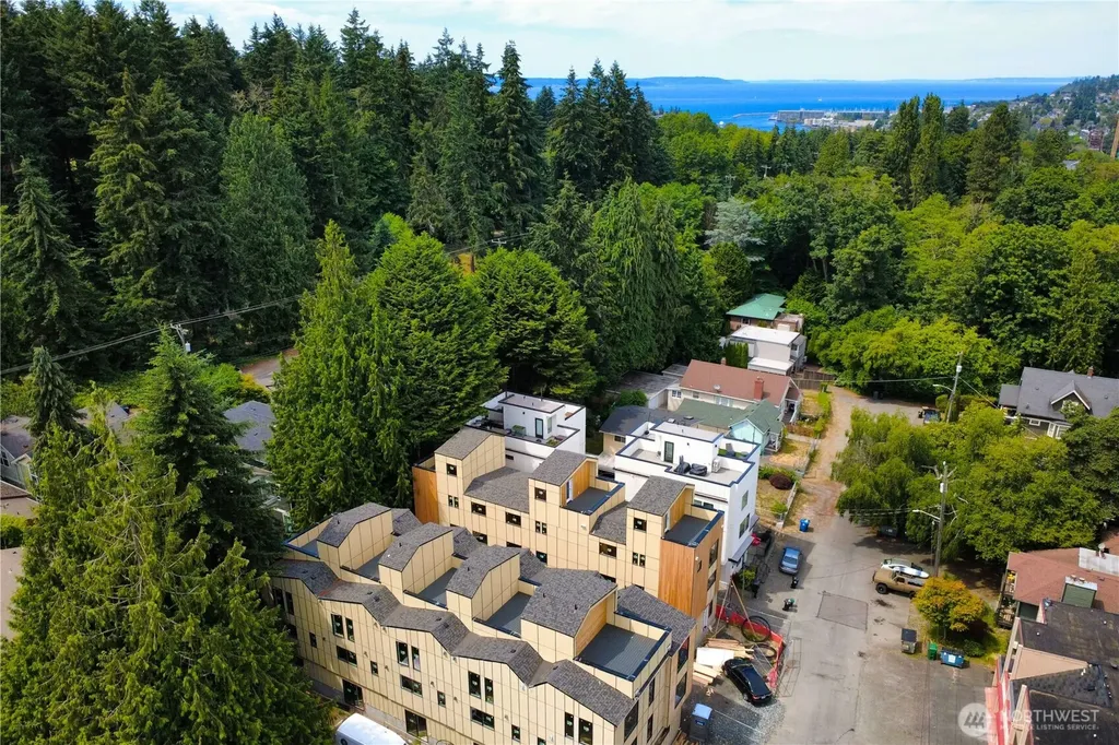 4317 35th Ave W Seattle WA 98199