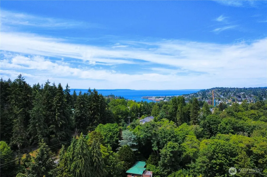 4317 35th Ave W Seattle WA 98199