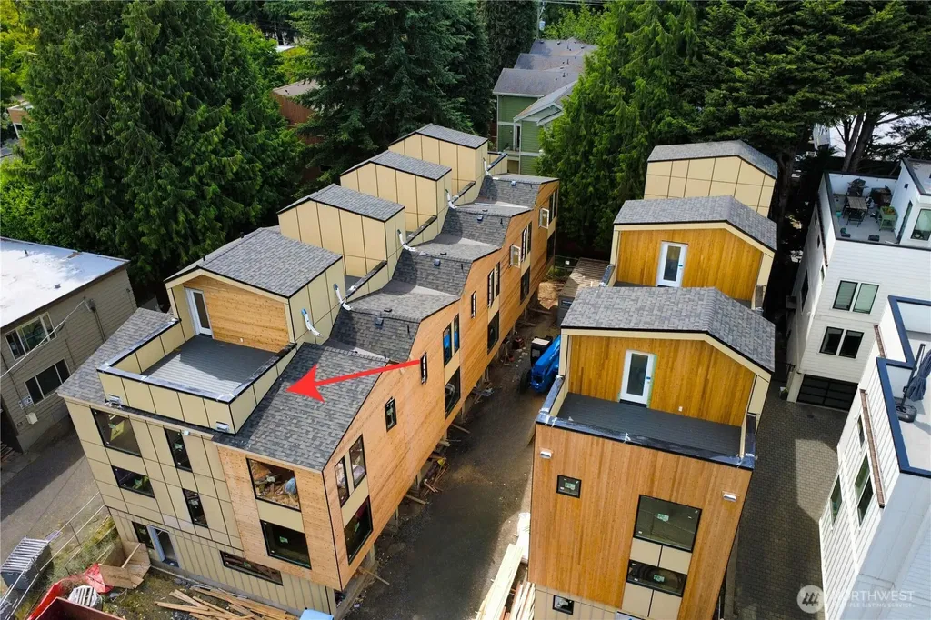 4317 35th Ave W Seattle WA 98199