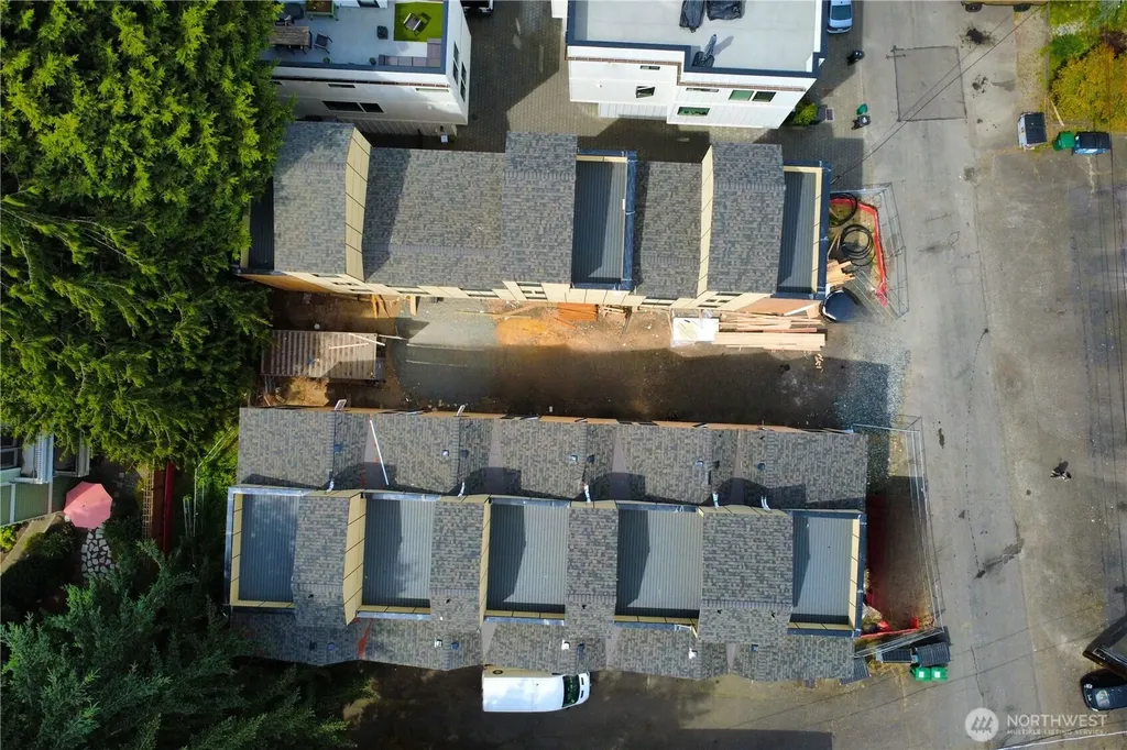 4317 35th Ave W Seattle WA 98199