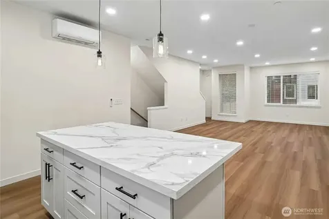 4317 35th Ave W Seattle WA 98199