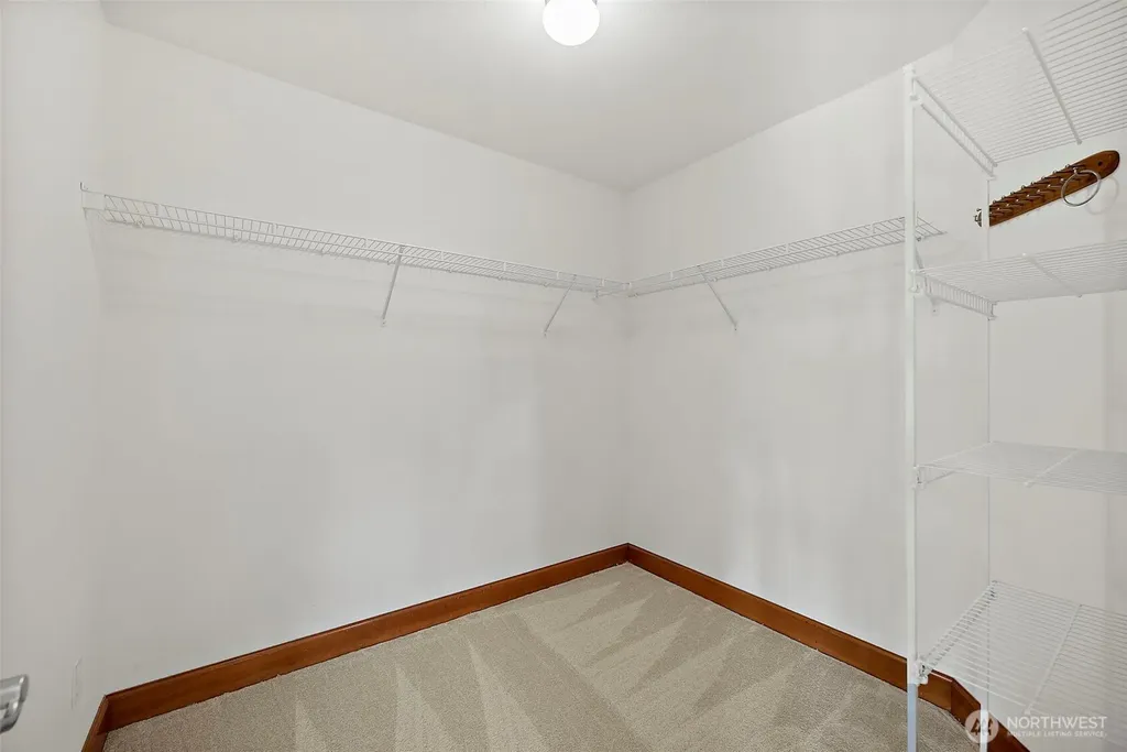 2110 26th Place SE Puyallup WA 98372