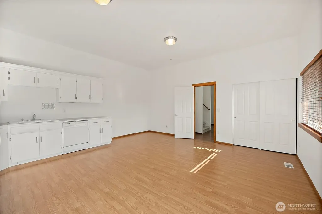 2110 26th Place SE Puyallup WA 98372