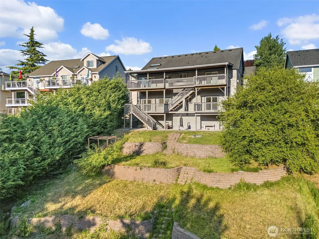2110 26th Place SE Puyallup WA 98372