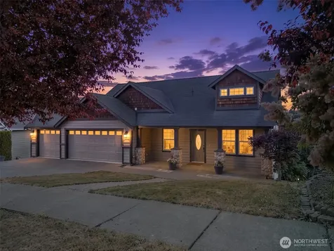 2110 26th Place SE Puyallup WA 98372