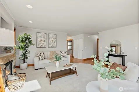 2110 26th Place SE Puyallup WA 98372
