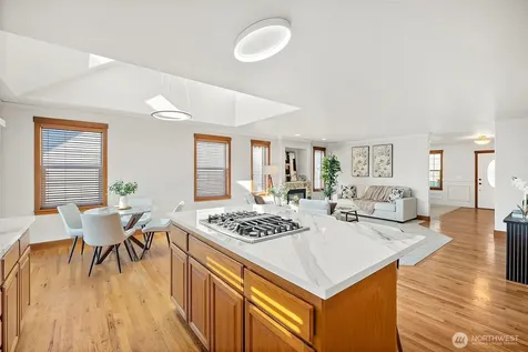 2110 26th Place SE Puyallup WA 98372