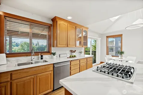 2110 26th Place SE Puyallup WA 98372
