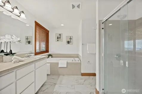 2110 26th Place SE Puyallup WA 98372
