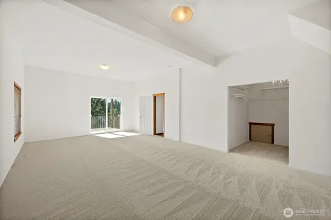2110 26th Place SE Puyallup WA 98372