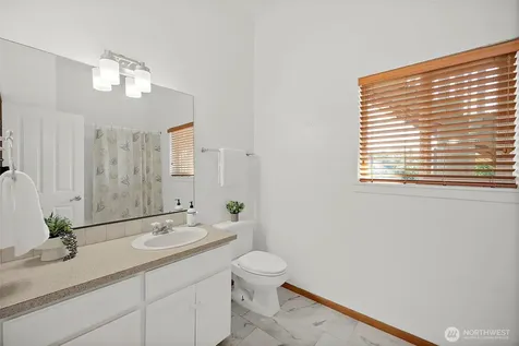 2110 26th Place SE Puyallup WA 98372