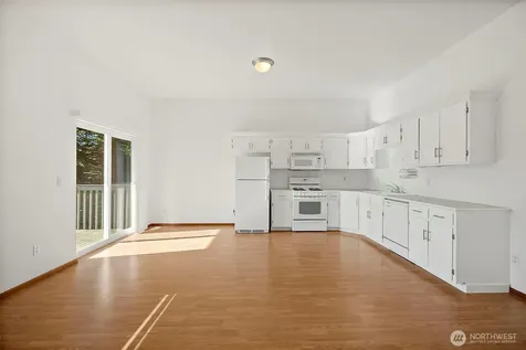 2110 26th Place SE Puyallup WA 98372