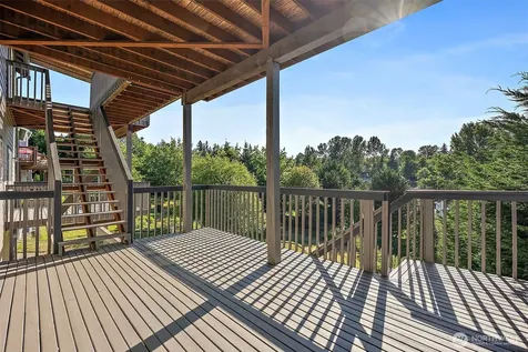 2110 26th Place SE Puyallup WA 98372