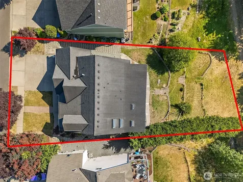 2110 26th Place SE Puyallup WA 98372