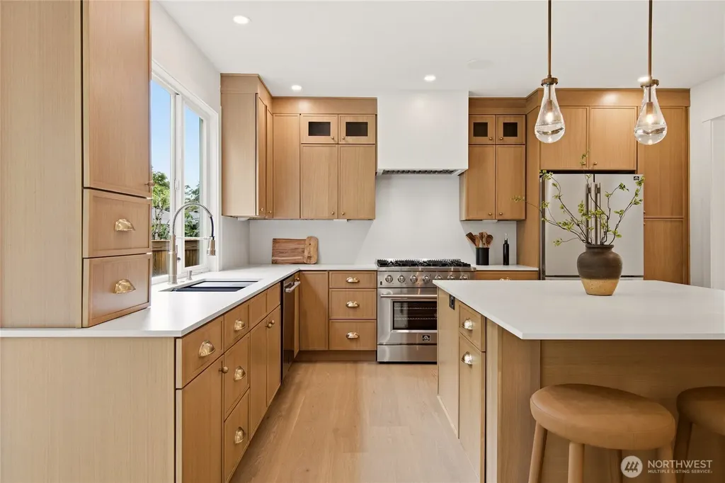 6130 Bayview Drive Mukilteo WA 98275