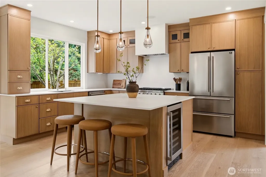 6130 Bayview Drive Mukilteo WA 98275
