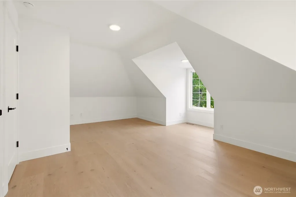 6130 Bayview Drive Mukilteo WA 98275