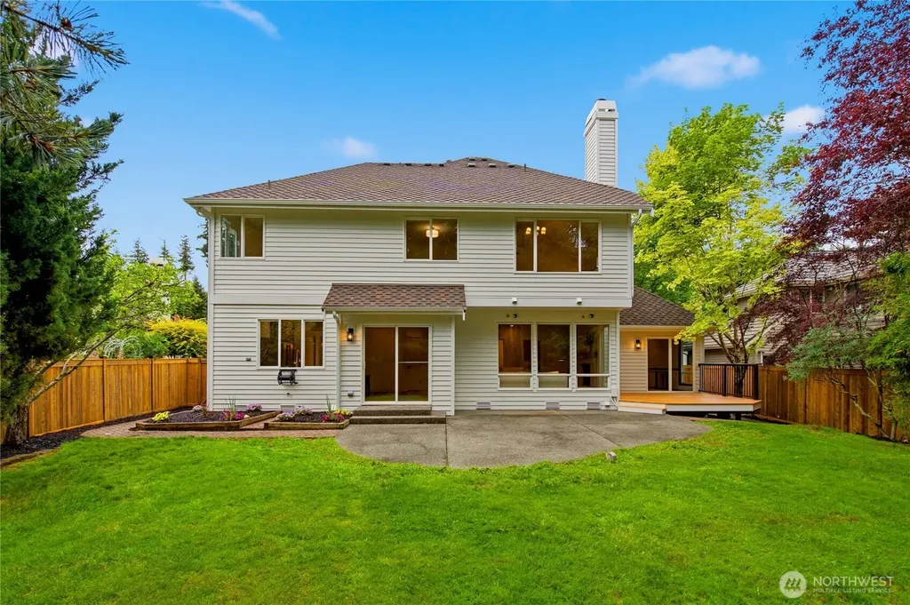 6130 Bayview Drive Mukilteo WA 98275