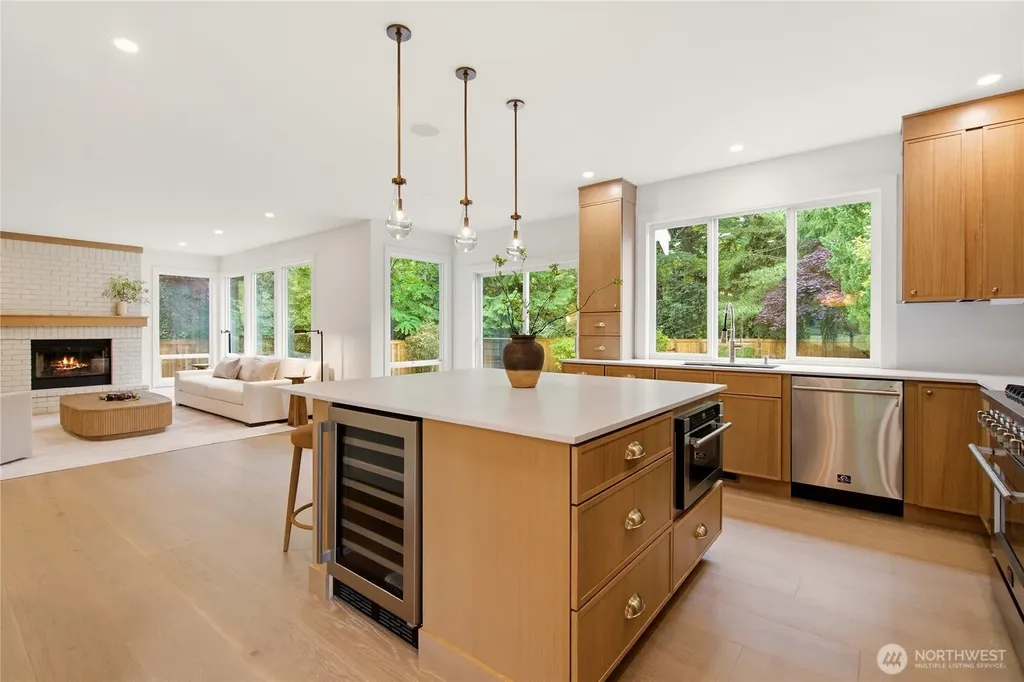 6130 Bayview Drive Mukilteo WA 98275