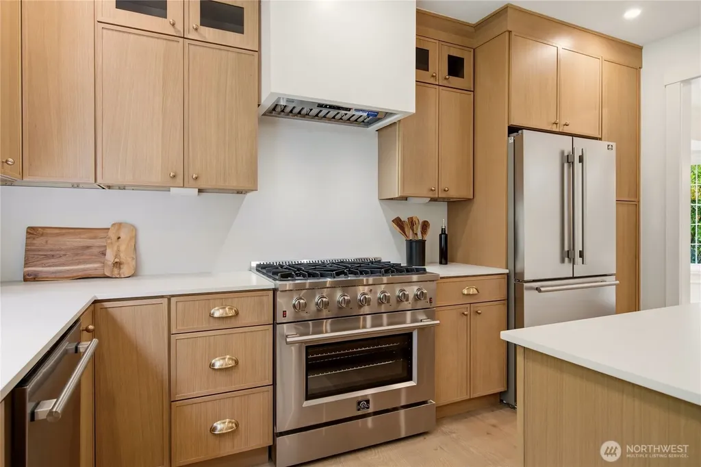 6130 Bayview Drive Mukilteo WA 98275