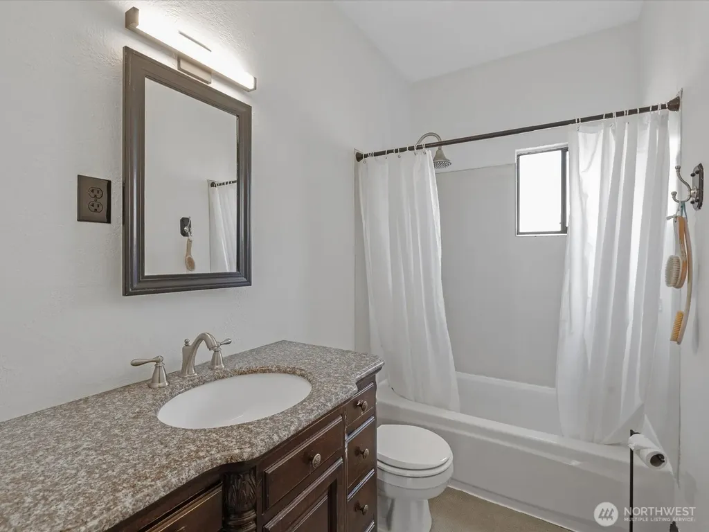 1218 E Marine View Drive Everett WA 98201
