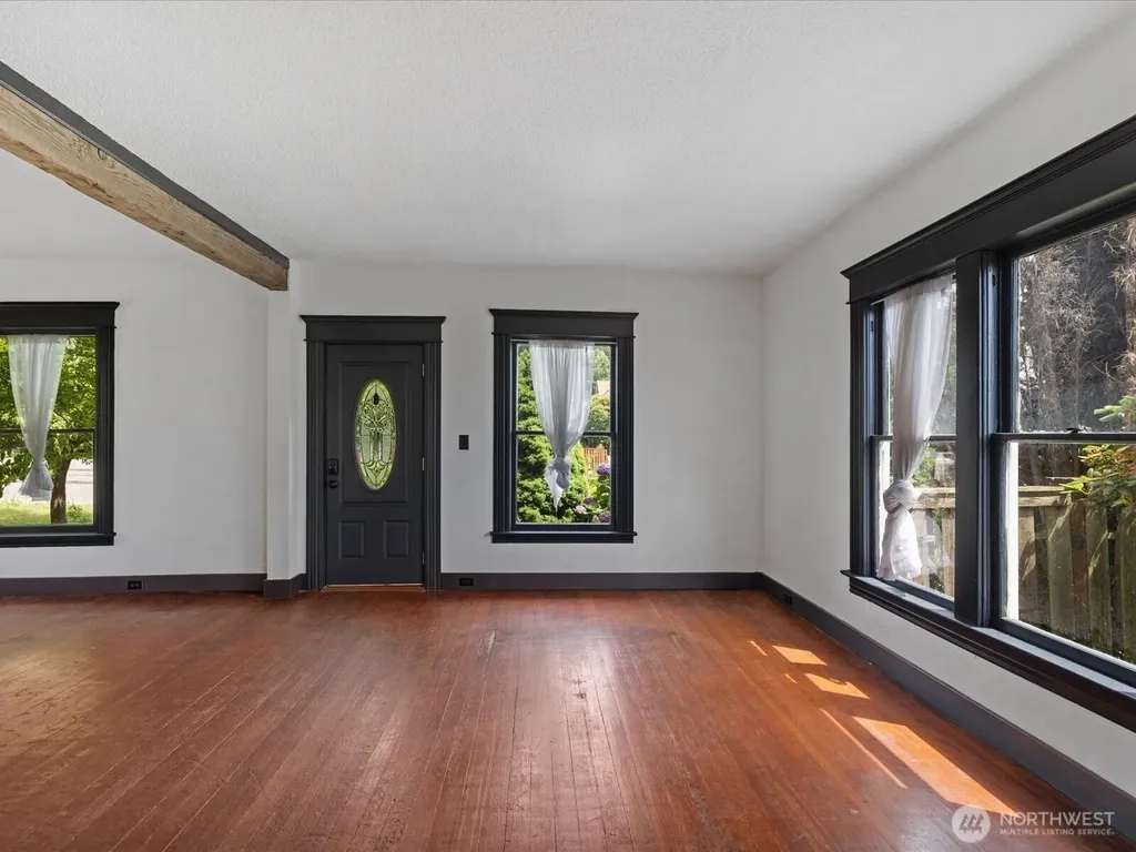 1218 E Marine View Drive Everett WA 98201