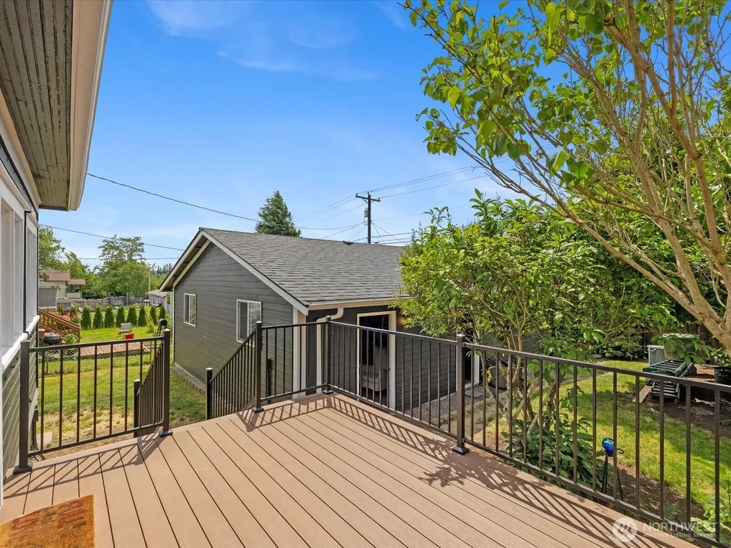 1218 E Marine View Drive Everett WA 98201