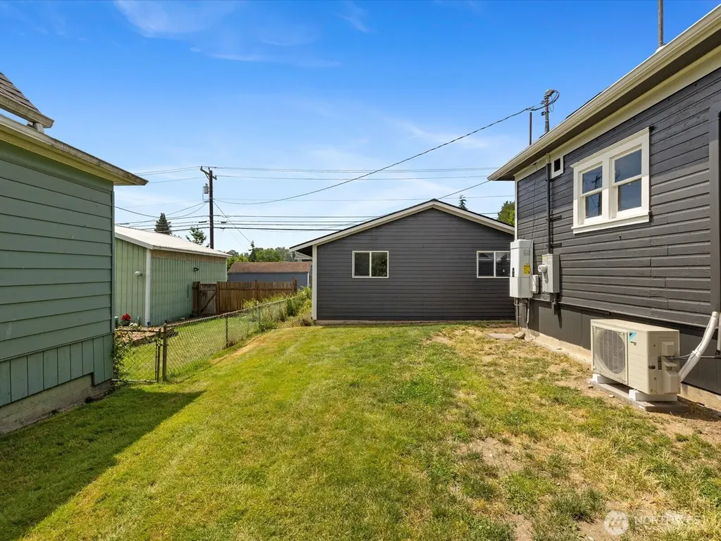 1218 E Marine View Drive Everett WA 98201