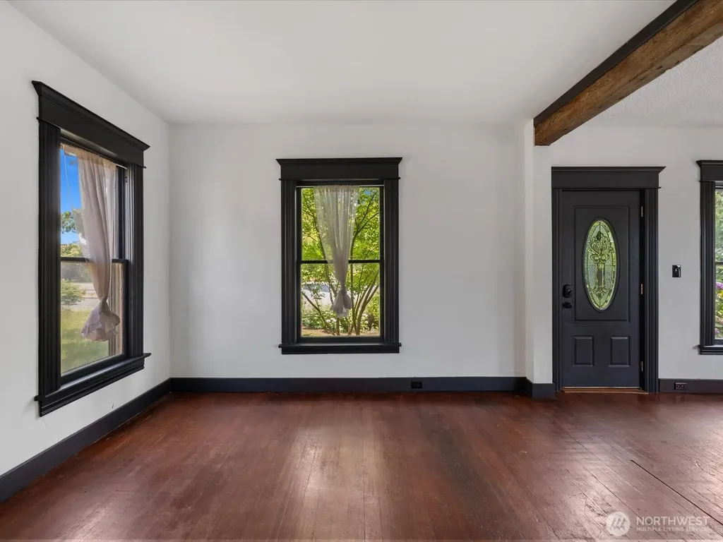 1218 E Marine View Drive Everett WA 98201