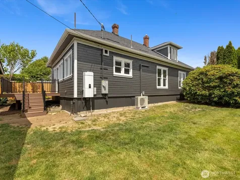1218 E Marine View Drive Everett WA 98201