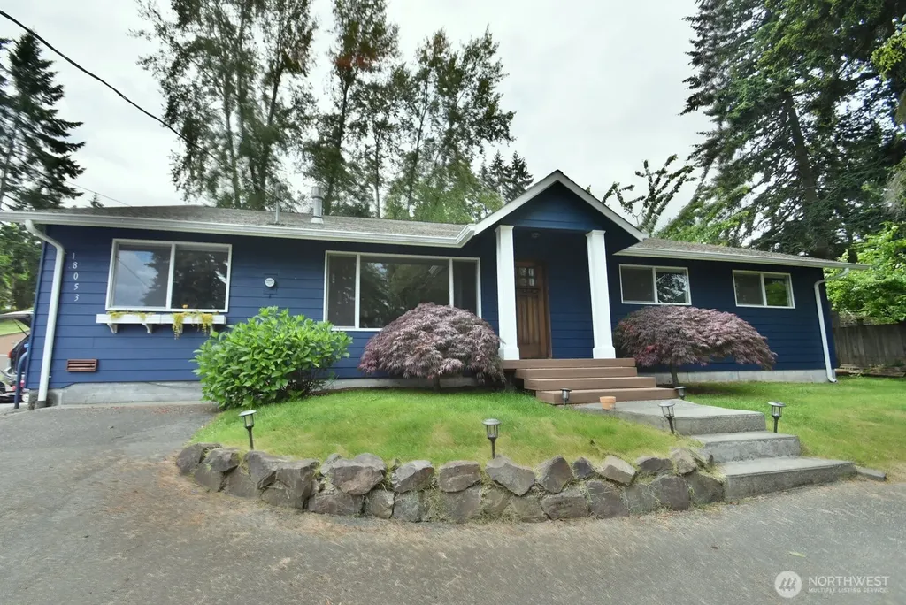 18053 25th Avenue NE Lake Forest Park WA 98155