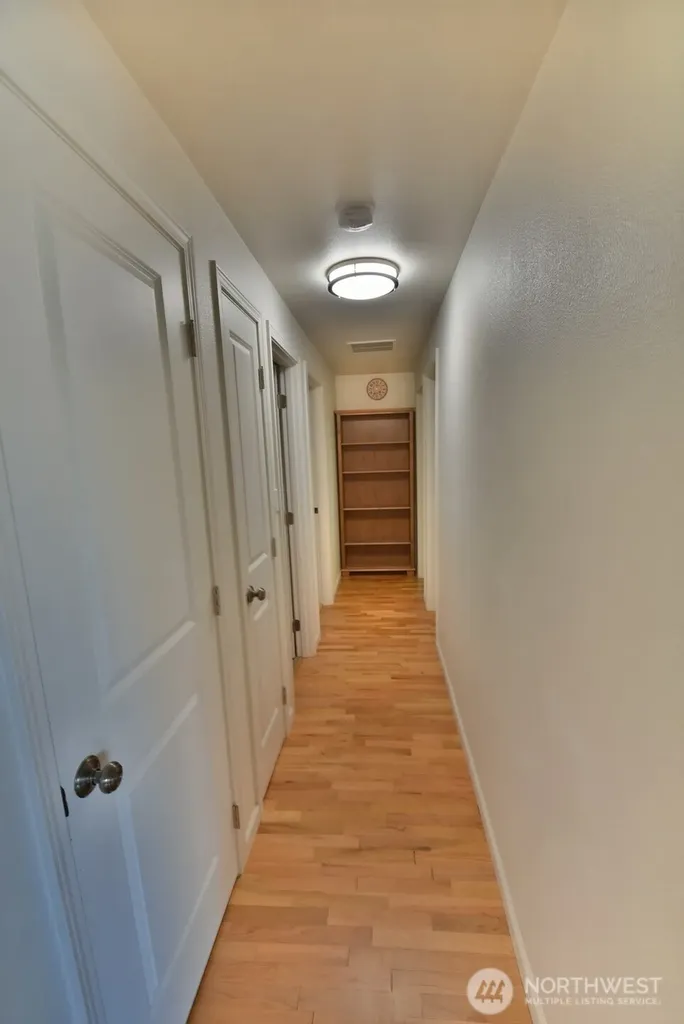 18053 25th Avenue NE Lake Forest Park WA 98155